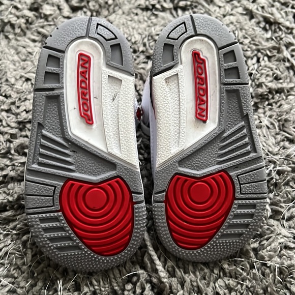 Jordan 4 - Picture 5 of 6